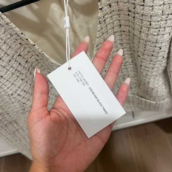 Annie Bing Anitta tweed cream and black cropped jacket FW 2024 - Picture 6 of 6